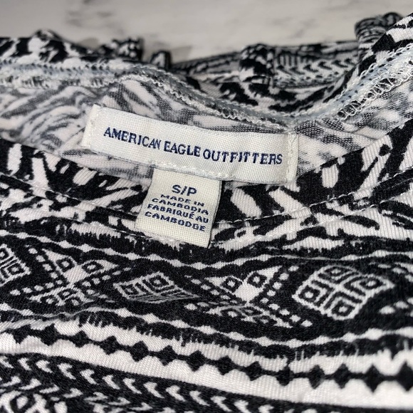 American Eagel Patterned Crop-top - Picture 3 of 3